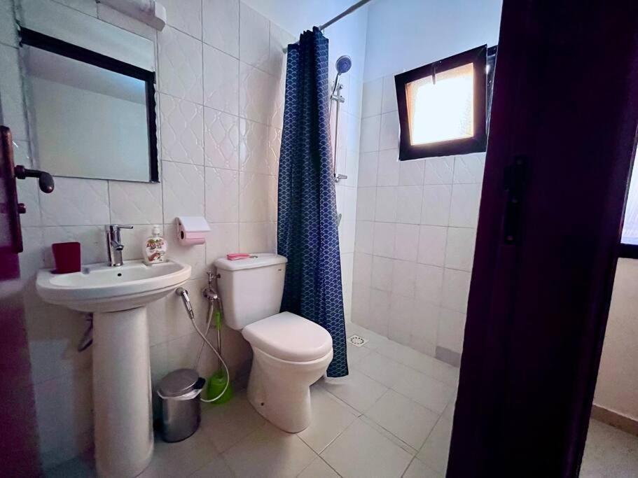 Appartement Spacieux Chez Keur Matou - F2 Dakar Buitenkant foto