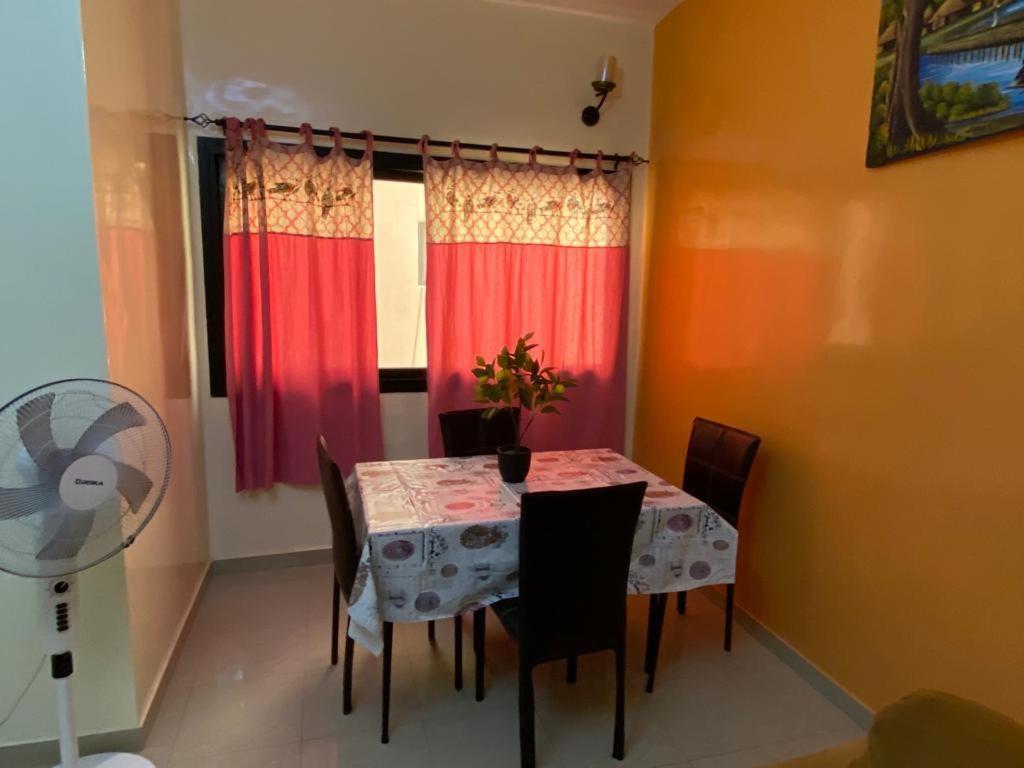 Appartement Spacieux Chez Keur Matou - F2 Dakar Buitenkant foto